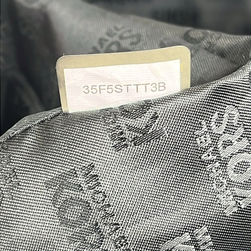 MICHAEL KORS TOTE TEXTURE LEATHER BLACK AND GRAY MK LOGO WITH SILVER HARDWARE